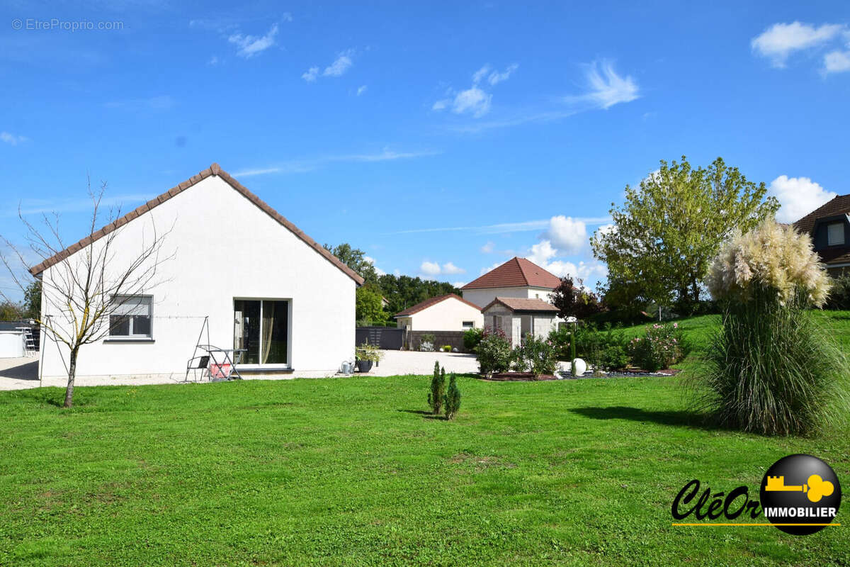 Maison à SAINT-GERMAIN-DU-PLAIN