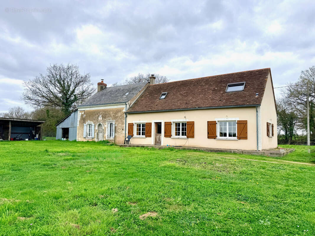 Maison à HUILLE