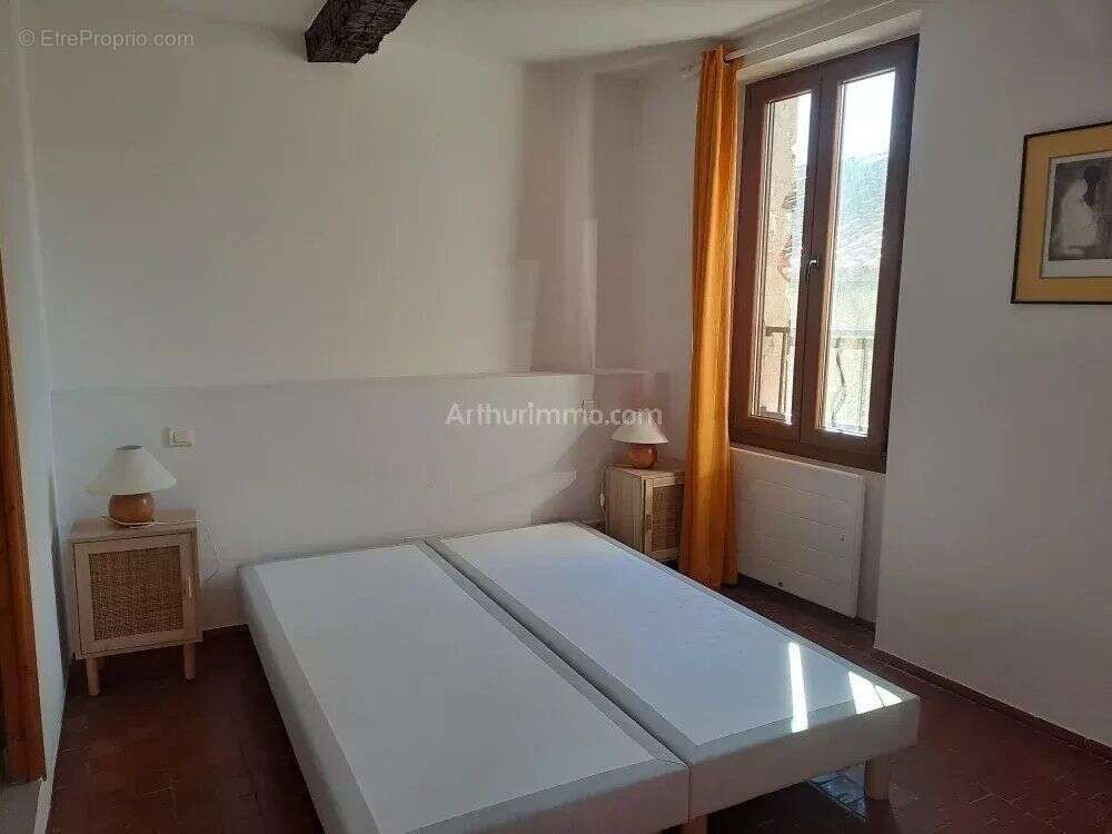 Appartement à SALERNES