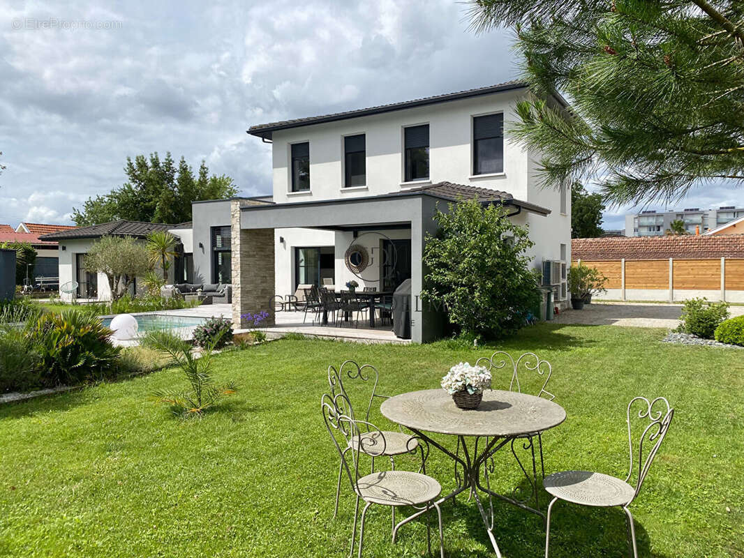 Maison à MERIGNAC