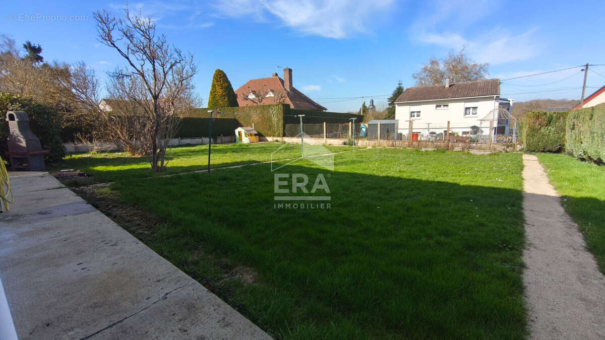 Maison à THIRON-GARDAIS