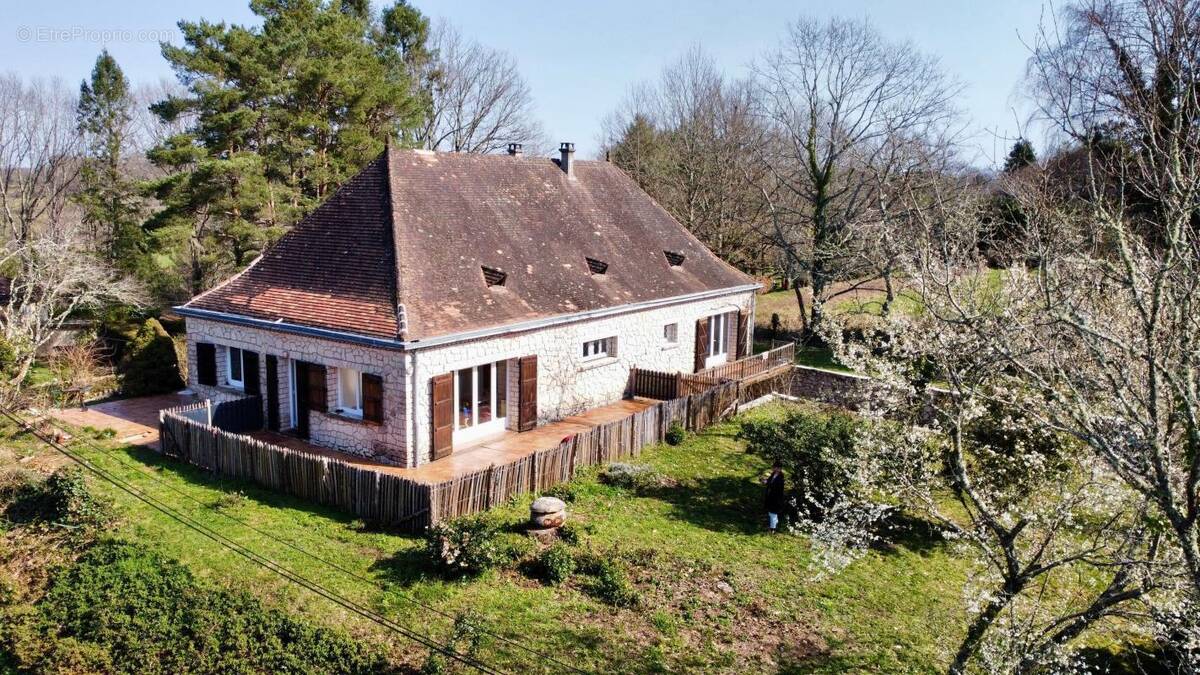 Maison à SAINTE-ALVERE