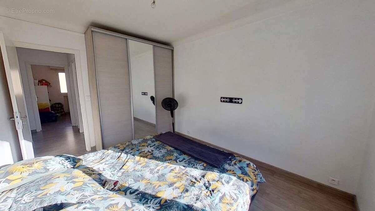 Appartement à CONTES