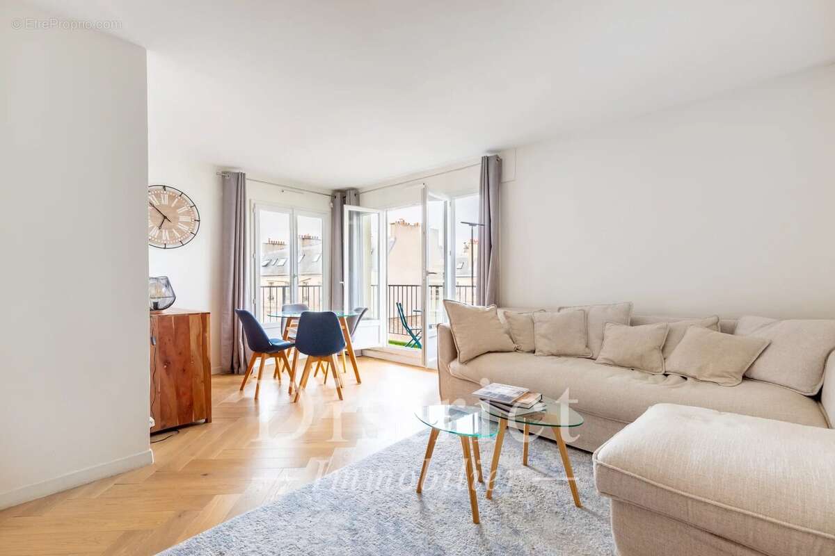 Appartement à PARIS-15E