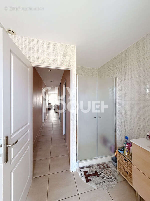 Maison récente de plain pied, avec piscine, 4 pièces de standing à vendre à Cabestany (66330) - photo 9
