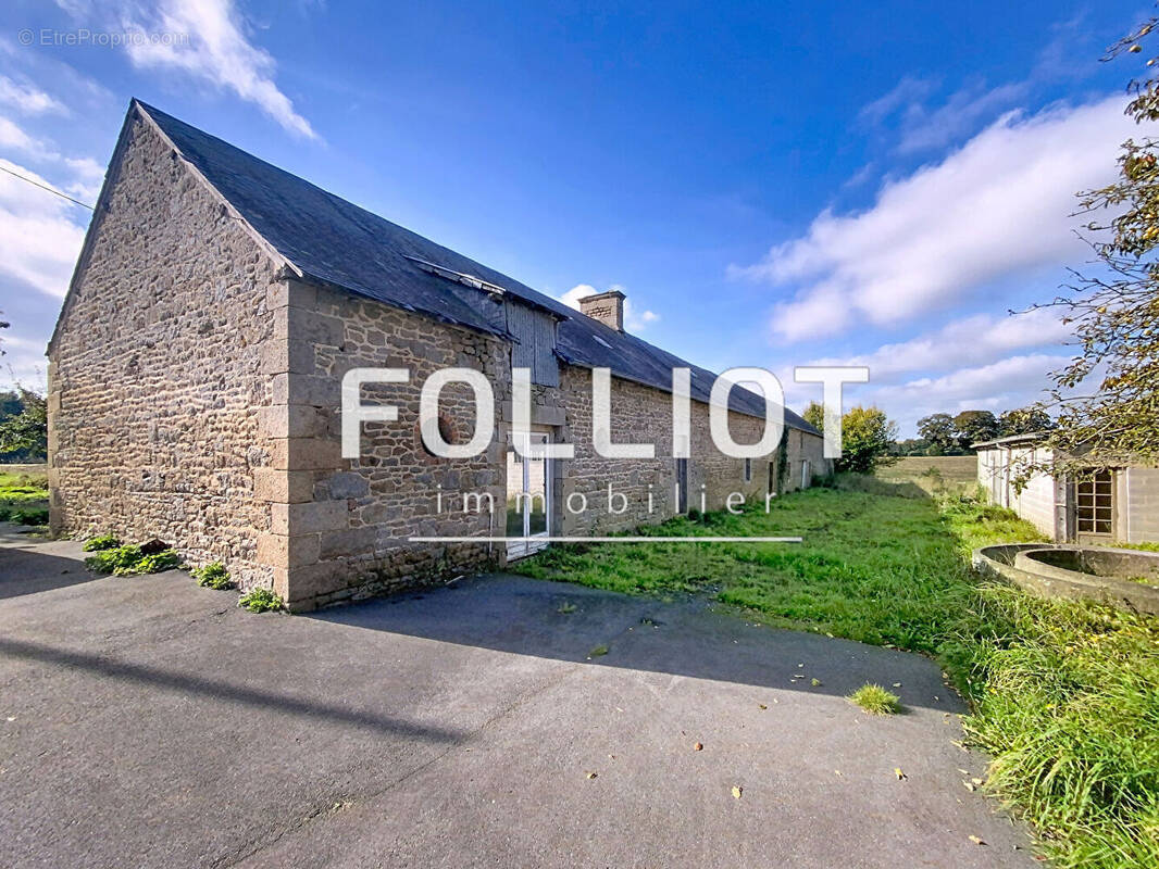 Maison à LOUVIGNE-DU-DESERT