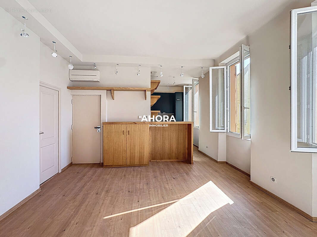 Appartement à MARSEILLE-6E