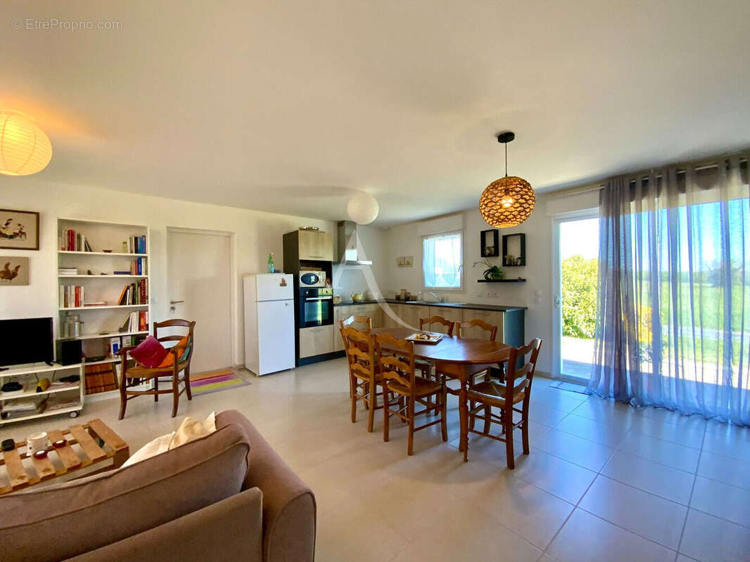 Maison à SAINT-SIMON-DE-BORDES