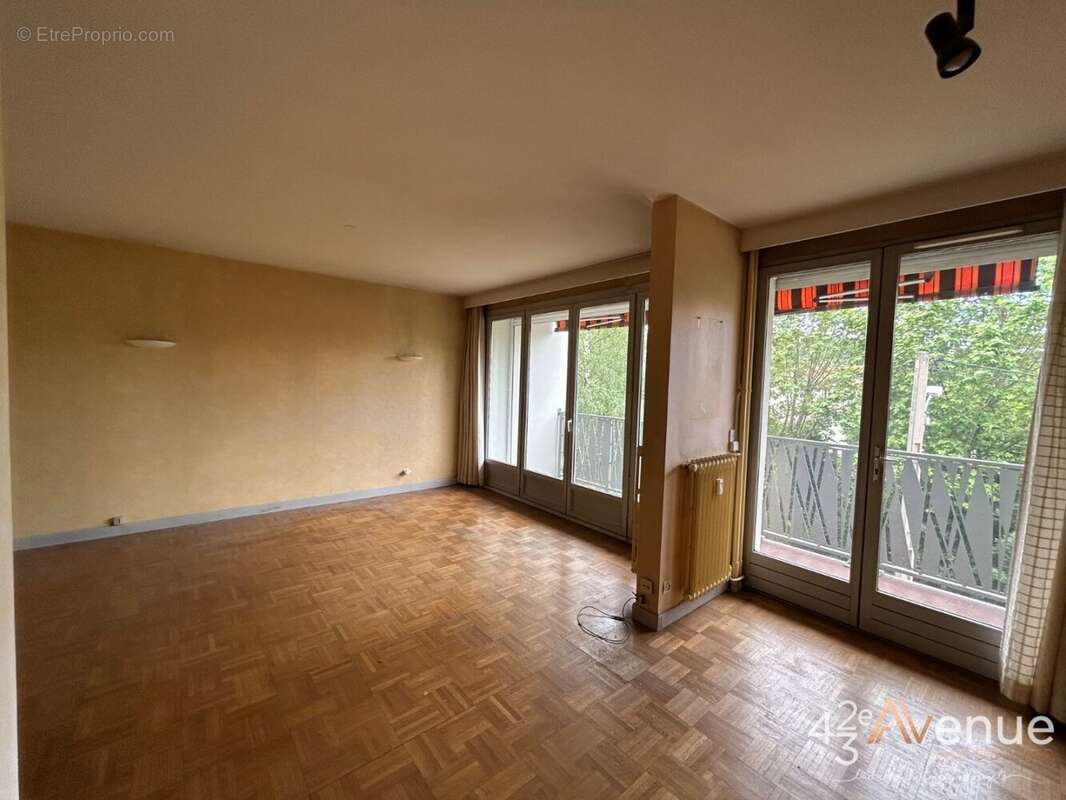 Appartement 98 m² à Saint-Etienne  - photo 3