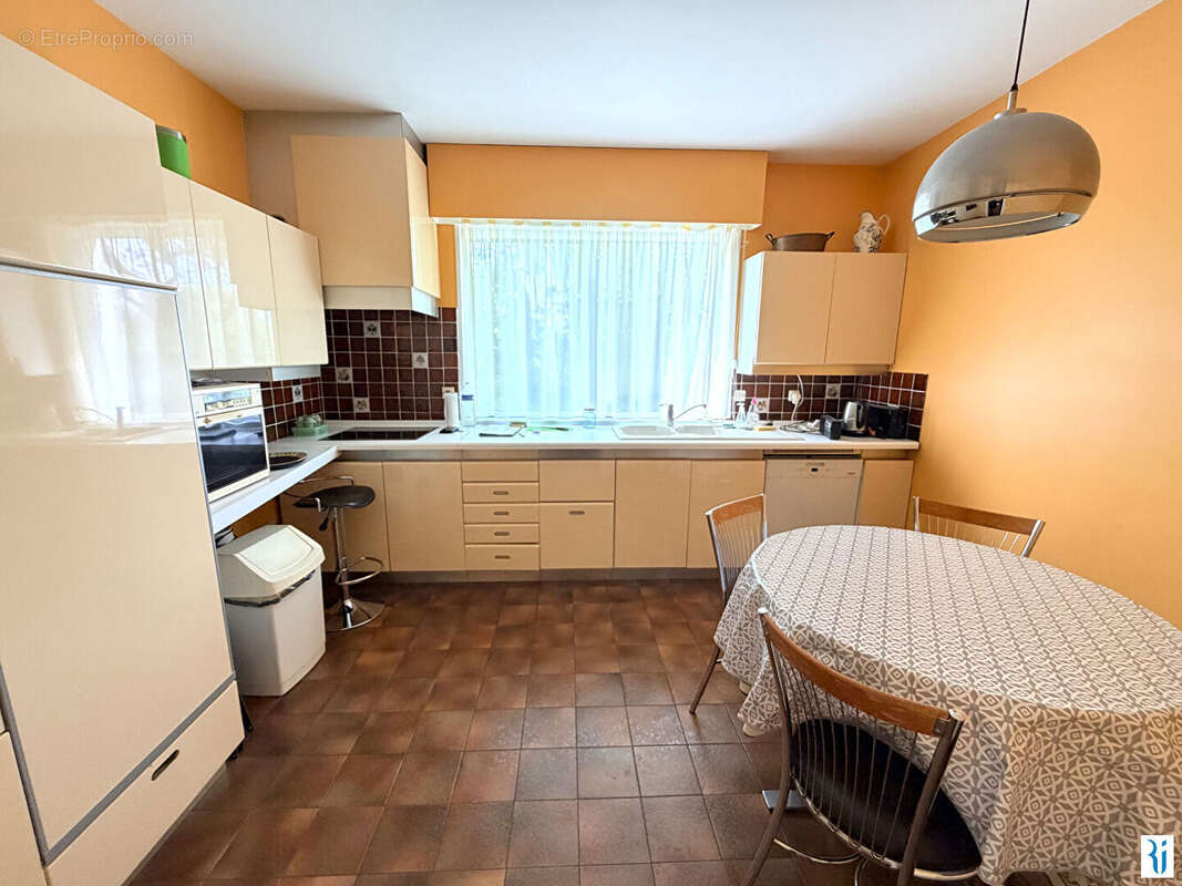 Maison 194 m² à Bonsecours  - photo 8