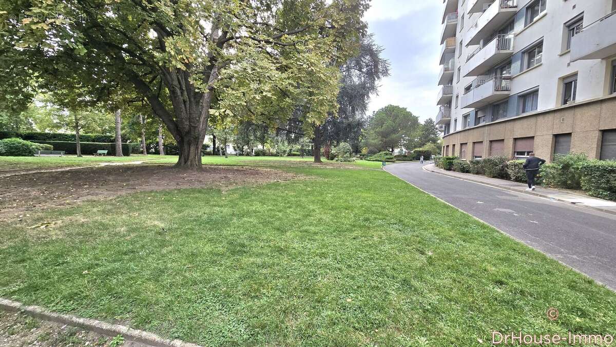 Appartement à AUBERVILLIERS