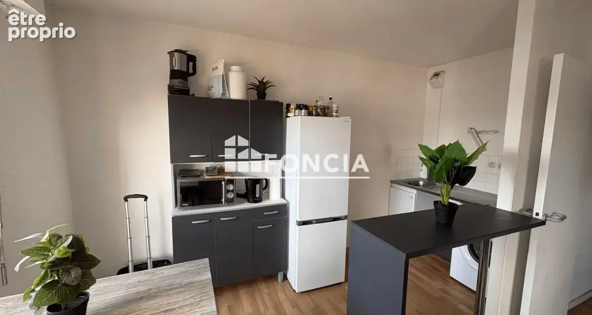 Appartement T1 de 38 m² avec stationnement – - photo 1