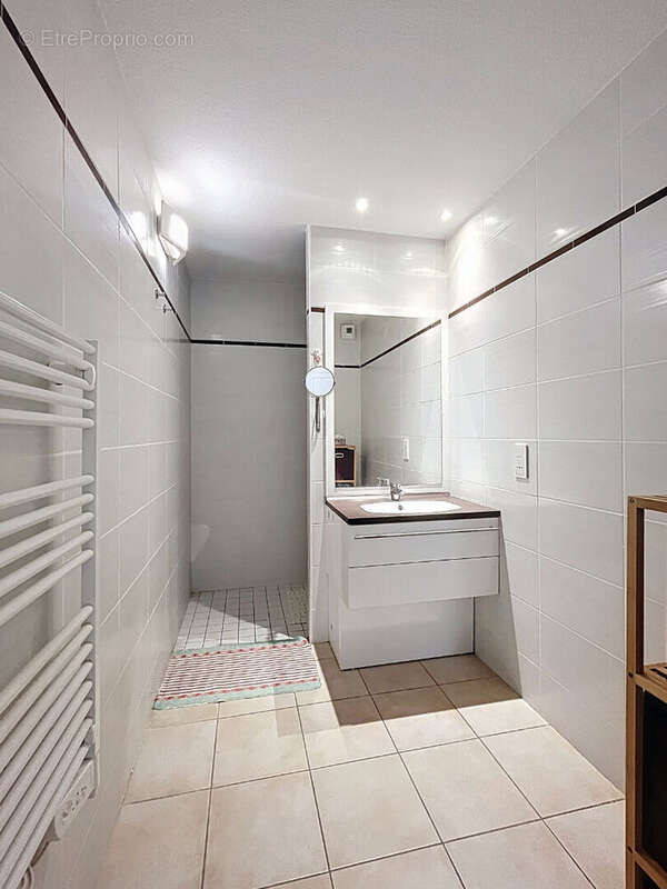 Maison à JONQUIERES-SAINT-VINCENT