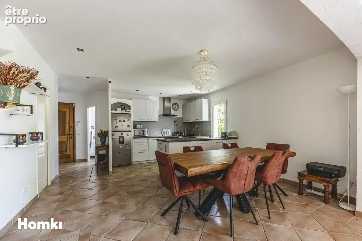 Maison/Villa T5 de 111 m² à Le Luc 83340 - photo 8