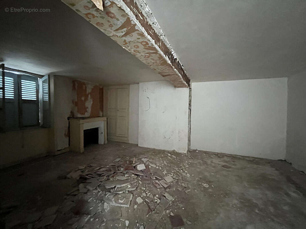 Maison à SAINT-SATUR