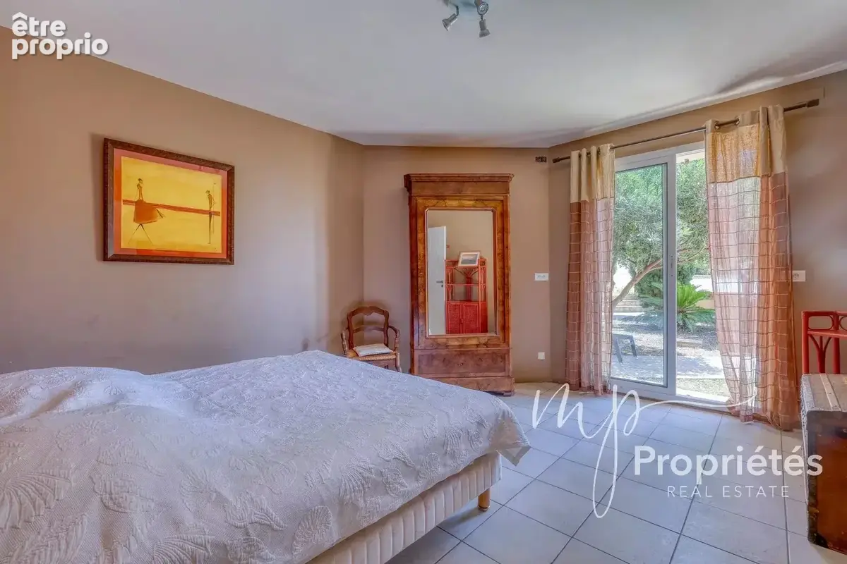 A VENDRE Maison  Rayol Canadel sur Mer. Propriété 300m² vue mer piscine proche plage - photo 23