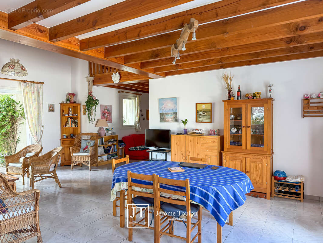 Maison à LES MATHES