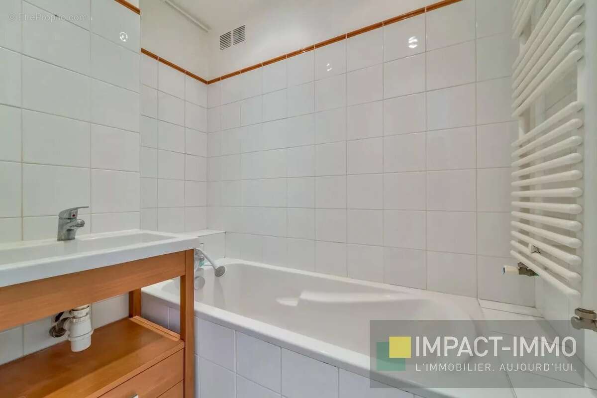 Appartement à COURBEVOIE