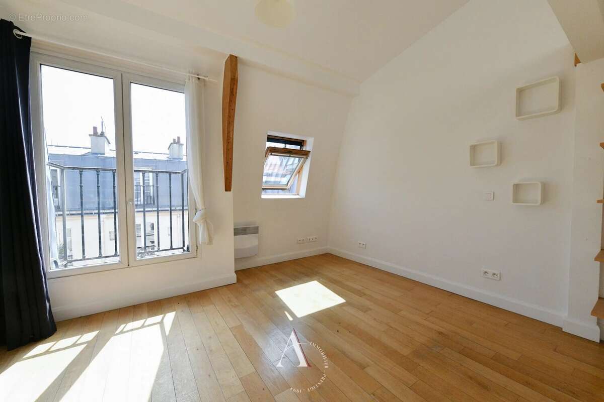 Appartement à PARIS-9E