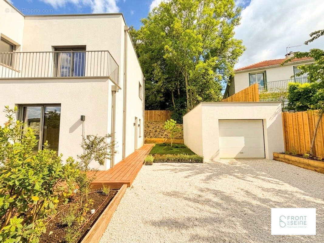 Maison 6 pièces - 143.40 m² - Croix Bosset - Monesse - photo 2