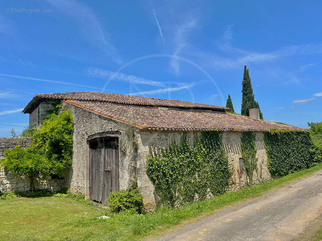 Maison à GENSAC