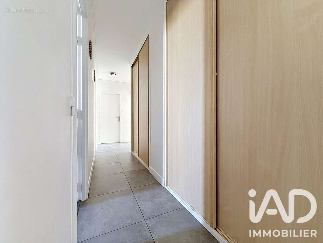 Photo 9 - Appartement à VIRY-CHATILLON