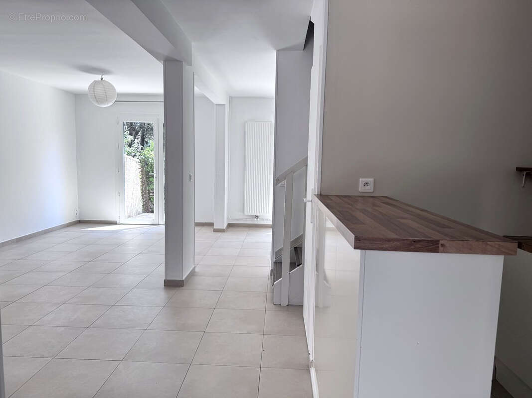 Maison Villeneuve Les Avignon 4 pièce(s) 100 m2 - photo 4