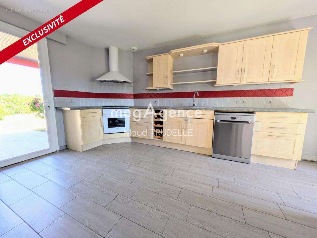 Maison à MONCE-EN-BELIN