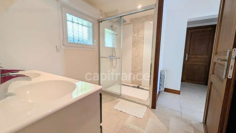 Maison à LIGNIERES-SONNEVILLE