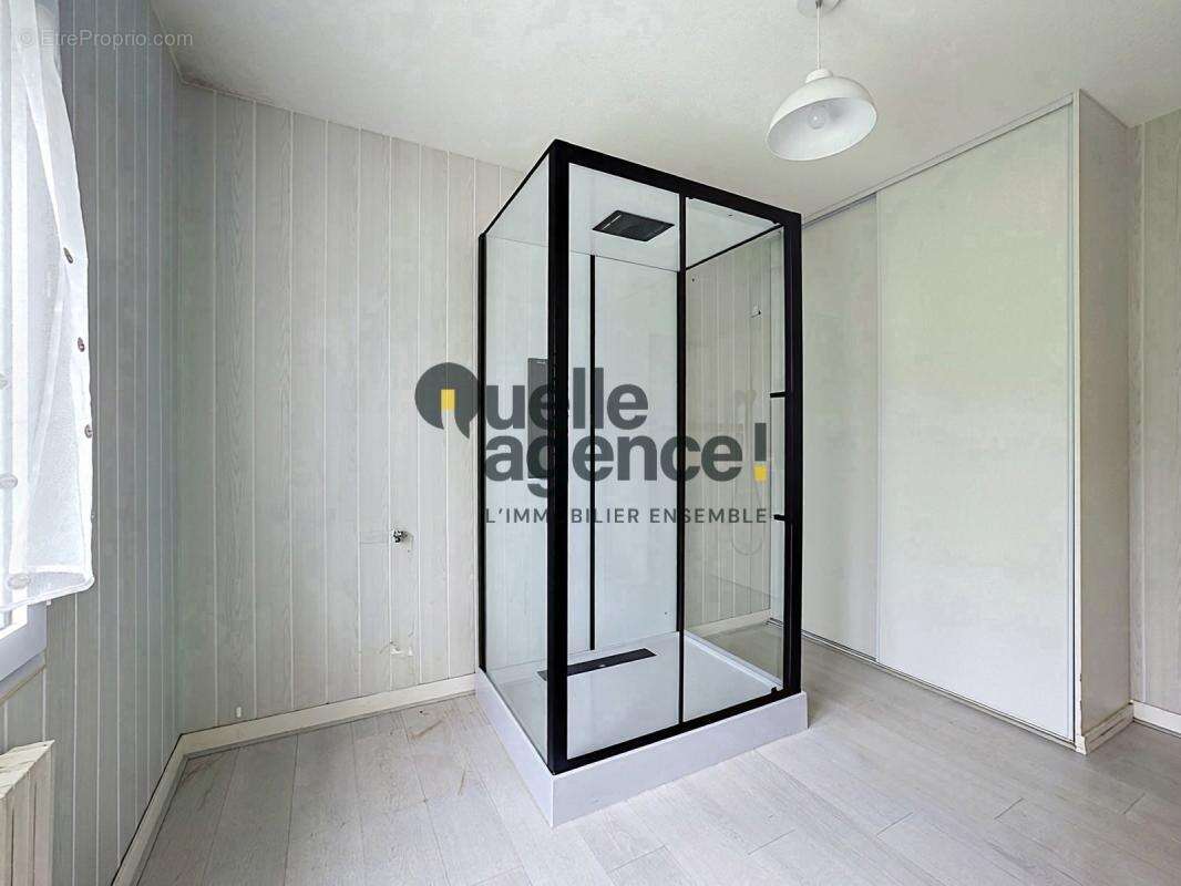 Maison familiale de 125m²  sur 1180 m² de jardin -entre bourg et plage - photo 10