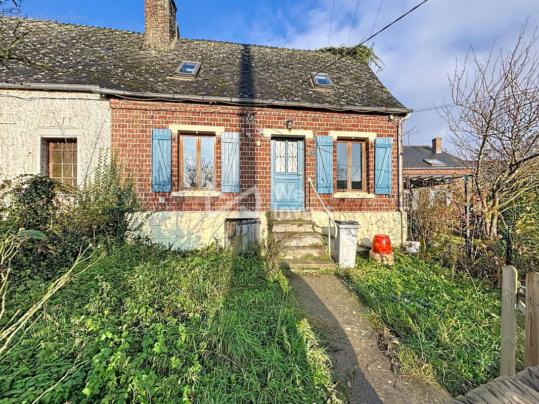 Maison à SAINS-RICHAUMONT