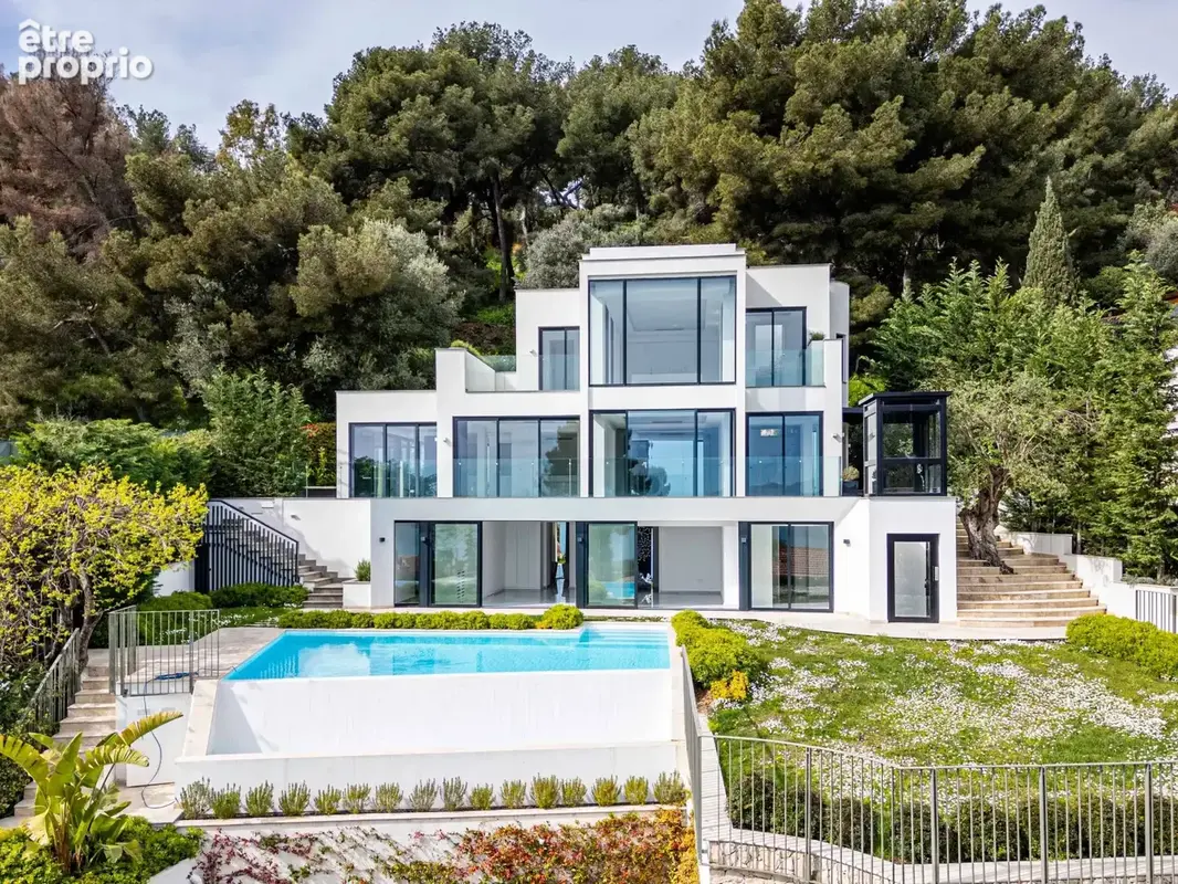 Roquebrune-Cap-Martin - Exceptionnelle villa 350m² 4 chambres, piscine, vue mer panoramique - photo 12