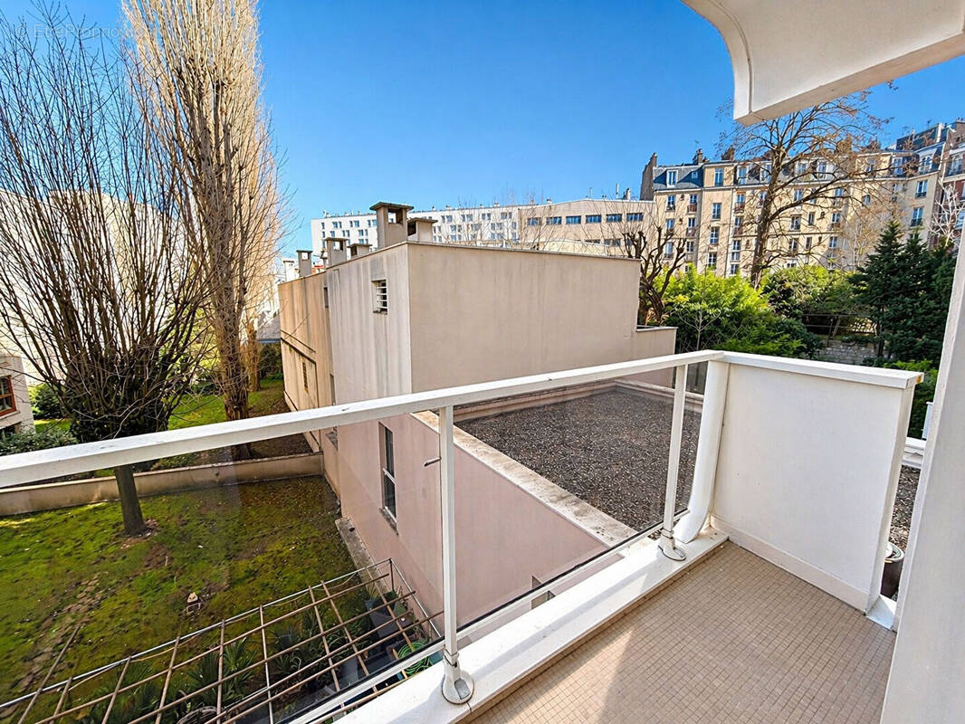 Appartement à PARIS-19E