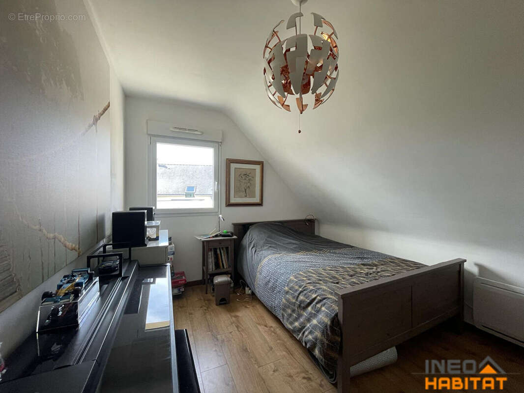 Maison à LA CHAPELLE-CHAUSSEE