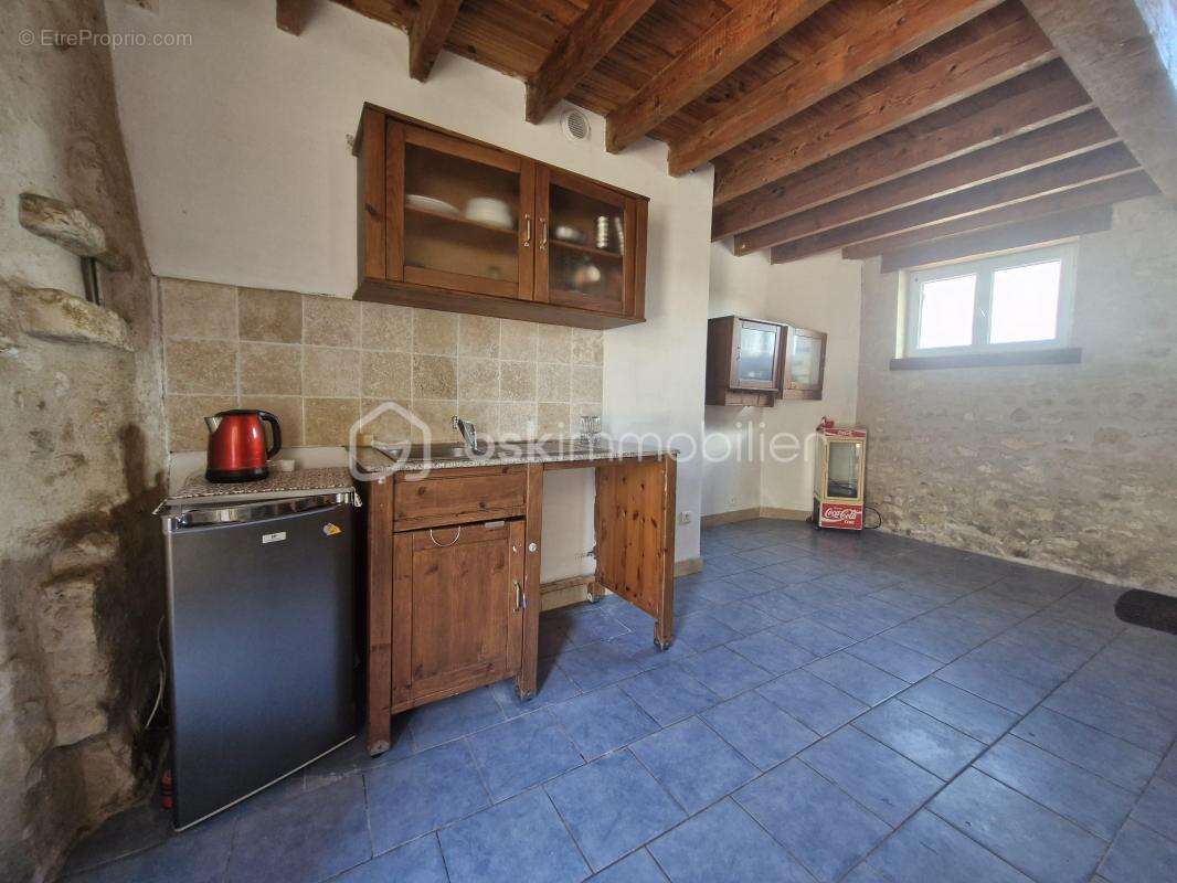 Charmante maison en pierres avec terrasse et jardin - photo 4