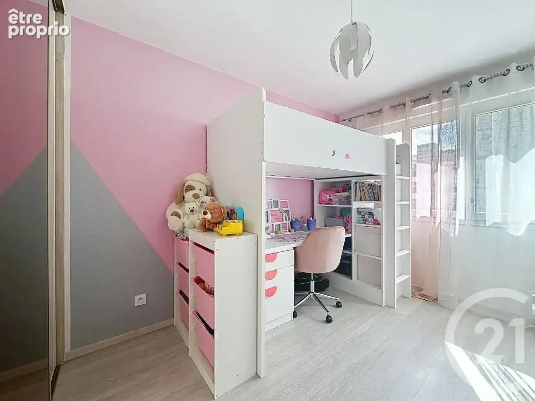 Appartement 83 m² à Saint-Priest  - photo 13