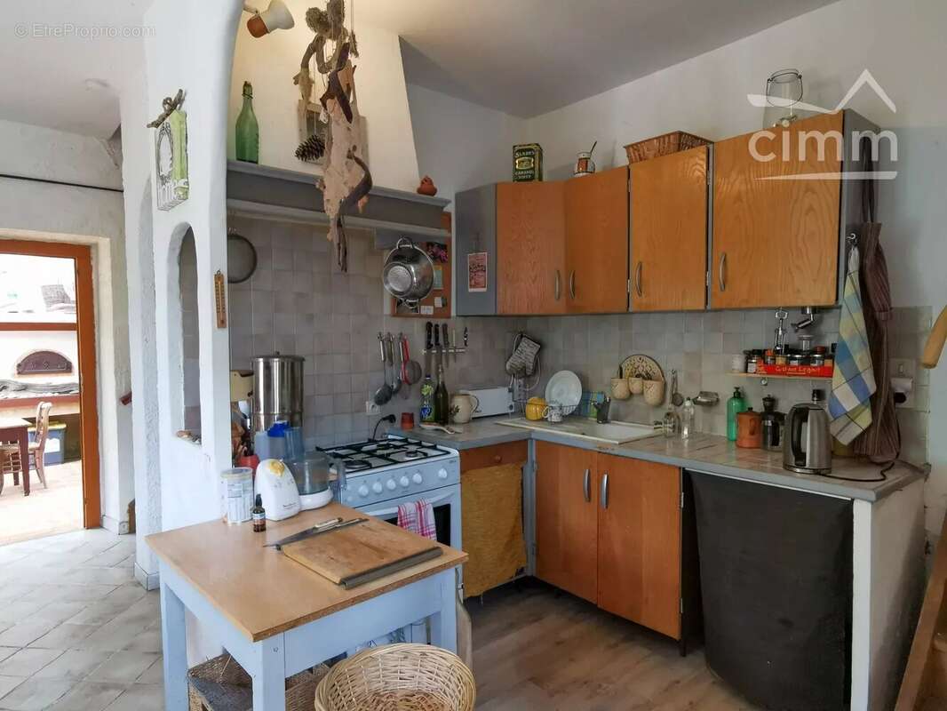 Mas sur 4hec avec rivière, jardin, piscine et dépendance à rénover - photo 16