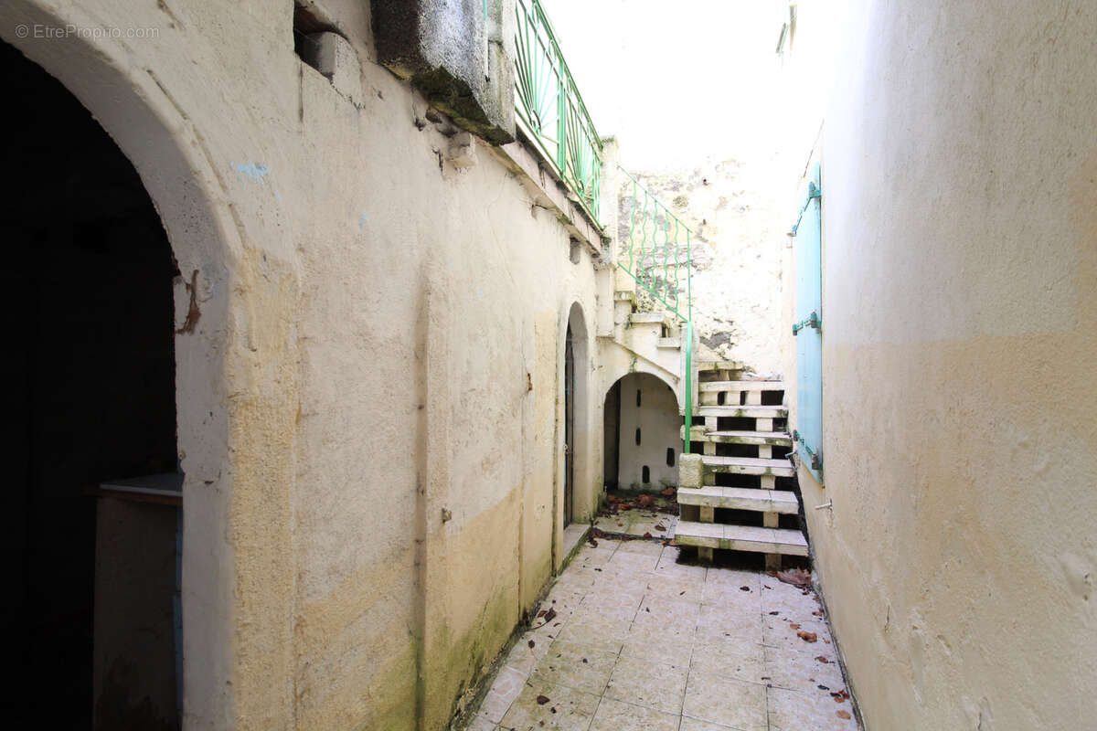 Maison à ROQUEFORT-SUR-SOULZON