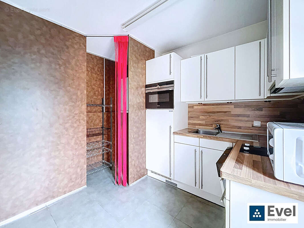 T2 en DUPLEX de 50 m2 aménagé par un architecte d'intérieur . Emplacement Numéro 1 - photo 5