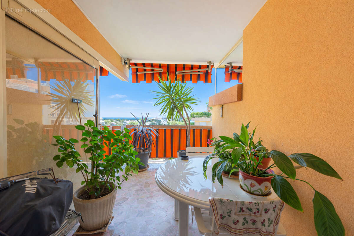 Appartement à MANDELIEU-LA-NAPOULE
