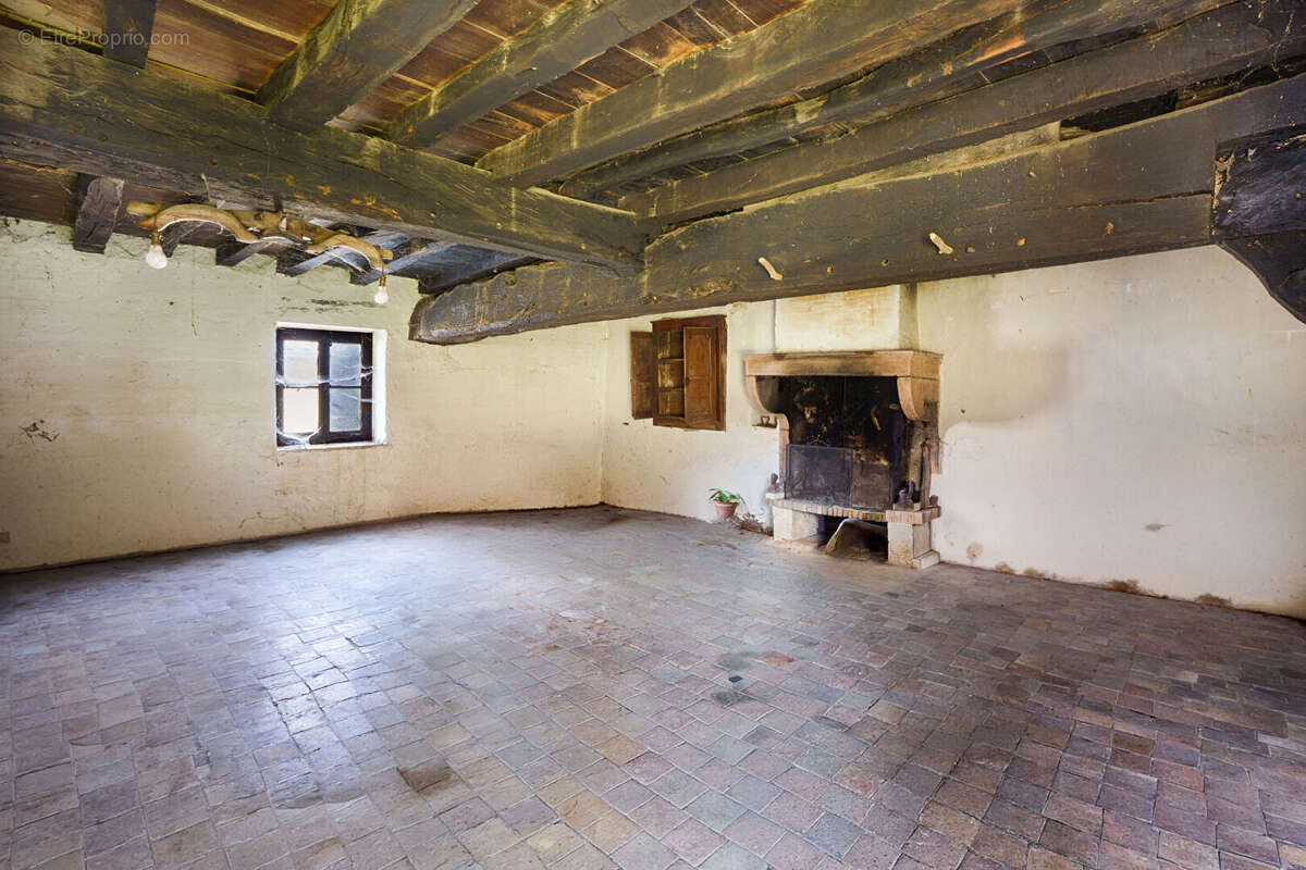 Maison à REPLONGES