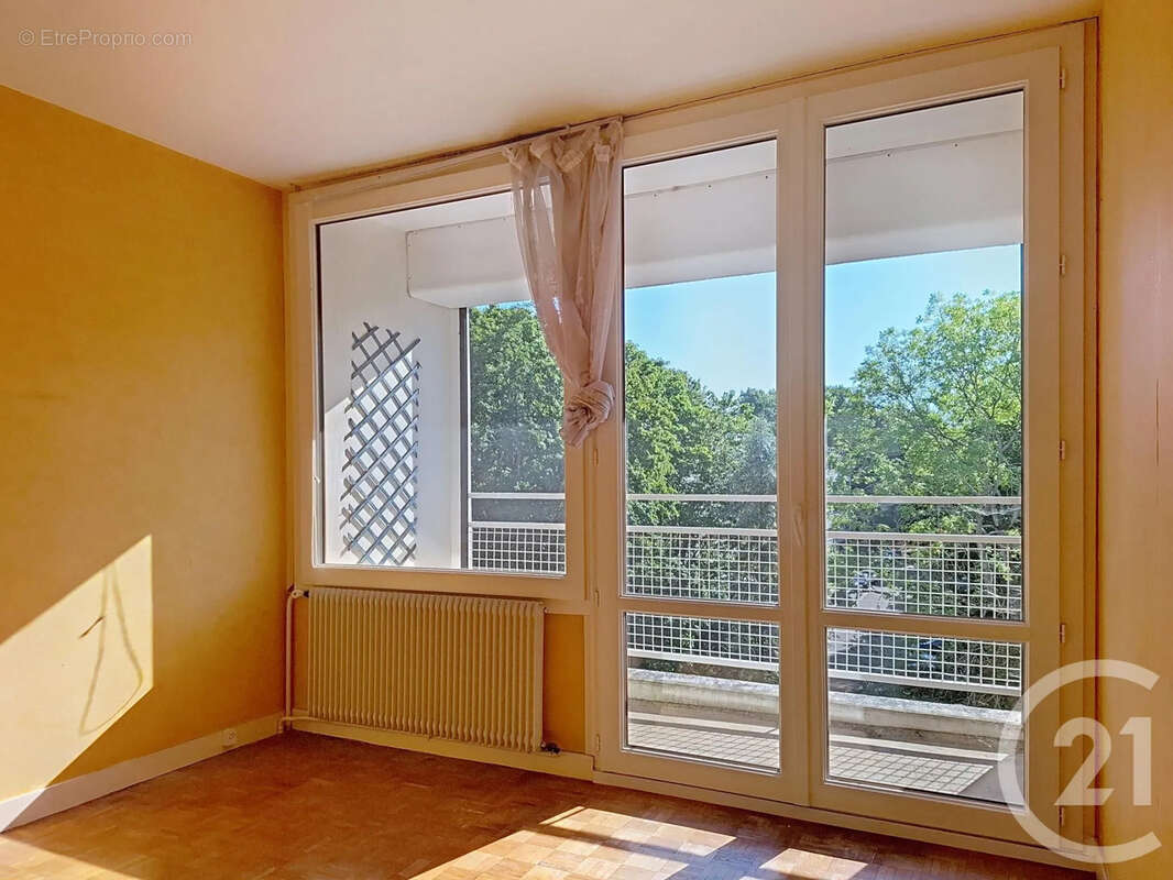 Appartement 43 m² à Vaux-Le-Penil  - photo 2