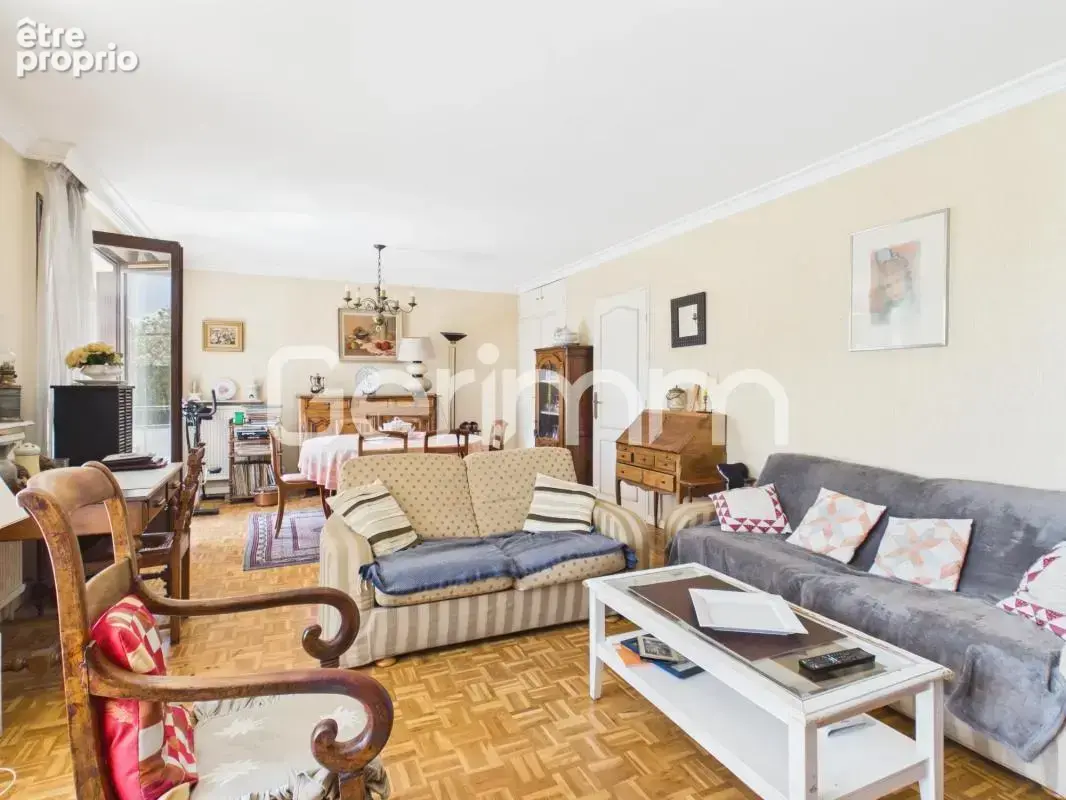 Vente - Appartement - 3 pièces + cuisine - 81,76 m² - 125 000 € - photo 2