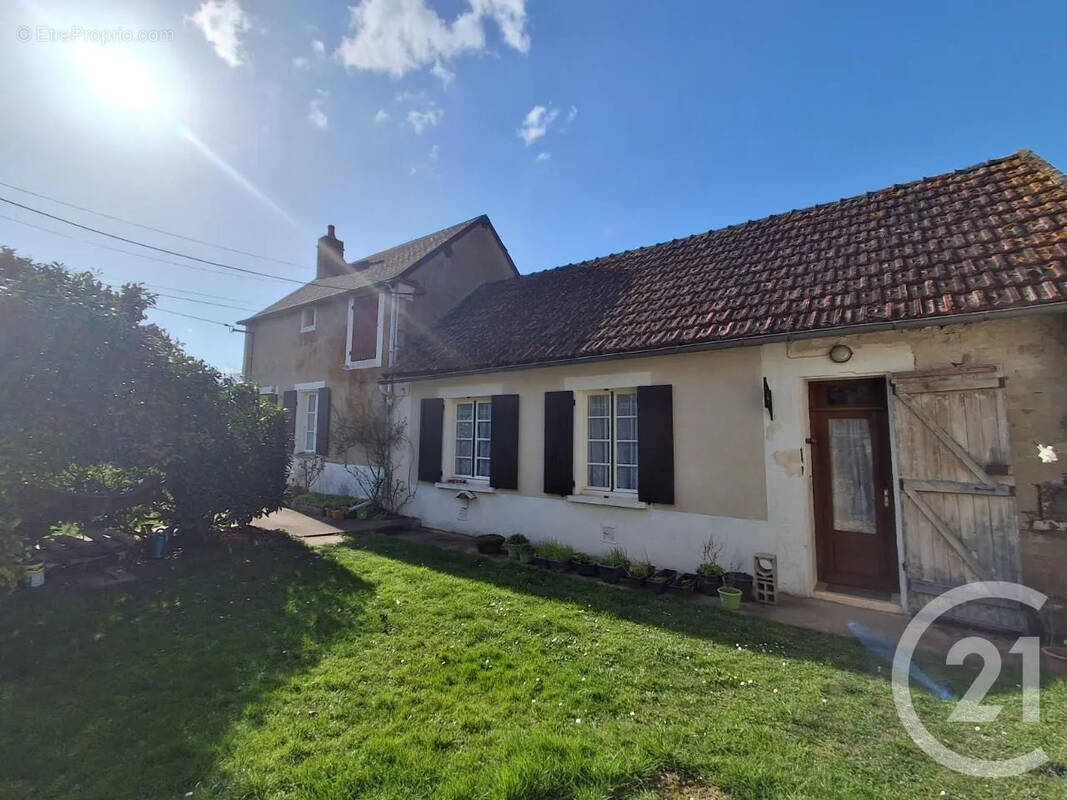 Maison à SOUGERES-EN-PUISAYE