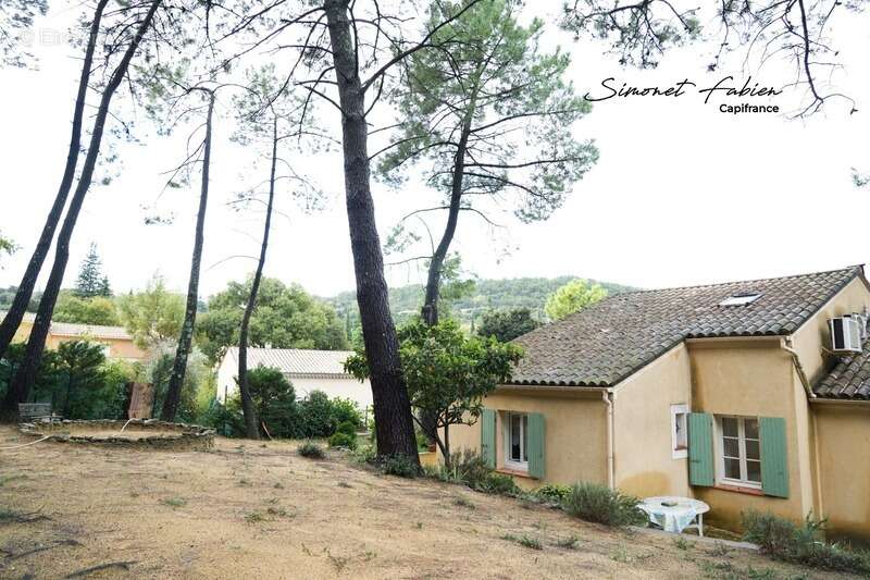 Maison à SAINT-RESTITUT