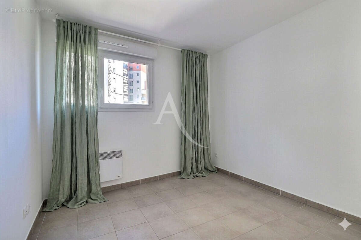 Appartement à MARSEILLE-8E