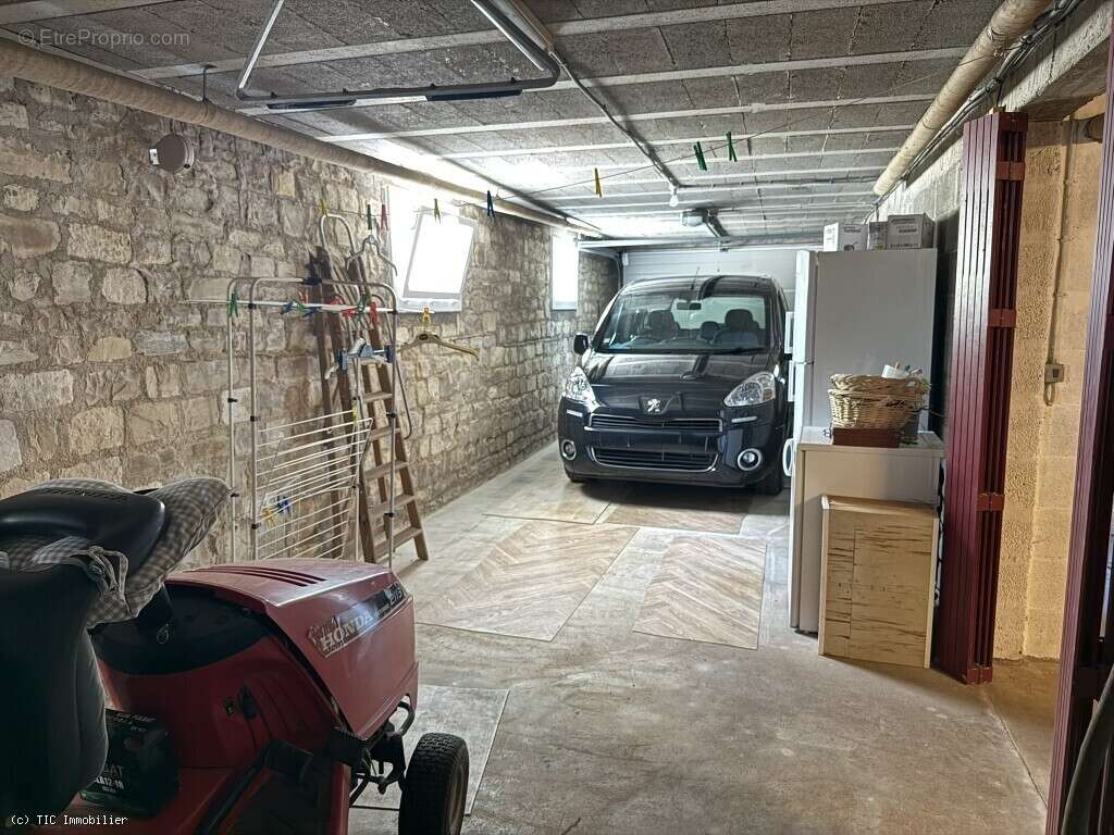 Exclusif : Grande Maison de Famille Dans le Village Médiéval de Verteuil-Sur-Charente - photo 24