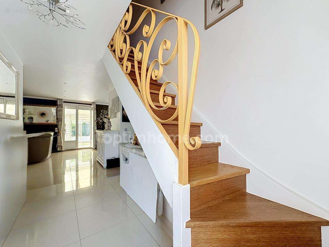 Maison à vendre 7 pièces TAVERNY (95) 175m² - photo 8