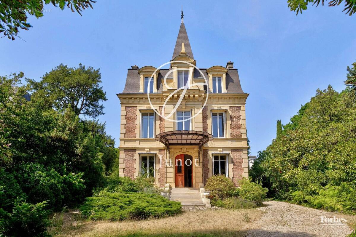 Maison à LE VESINET