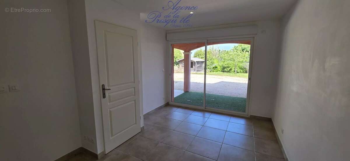 Maison à HYERES